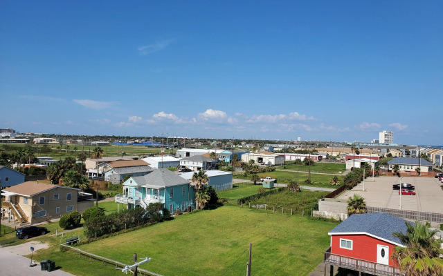 Holiday Inn Express Hotel & Suites Galveston West-Seawall by IHG