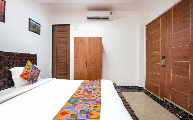 FabHotel VILLA DE BENARES
