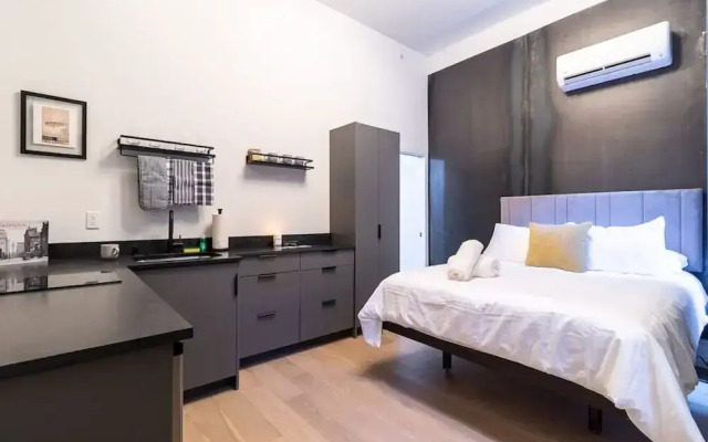 Thena Hotel - Chic and Cozy Studio