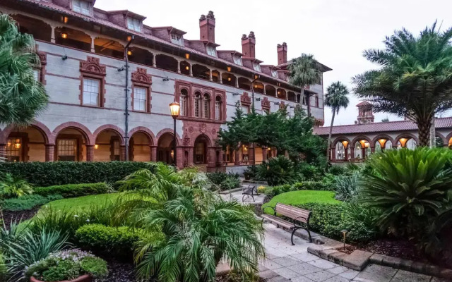 Hibiscus By the Sea - Stay for 5