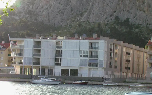 Petar Apartments