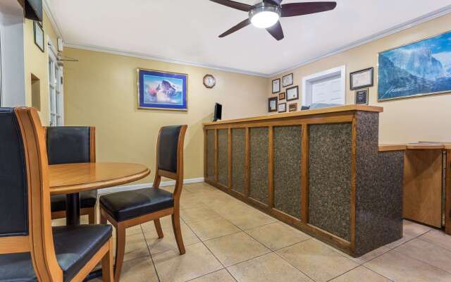 Travelodge by Wyndham Merced Yosemite