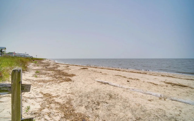 Pet-friendly Villas Vacation Rental: Walk to Bay