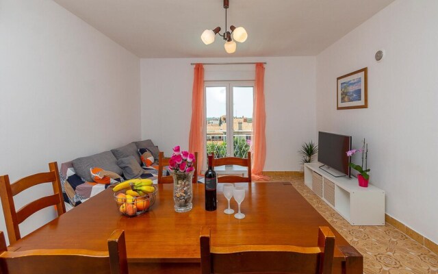 Beautiful Apartment in Pula With Wifi and 4 Bedrooms