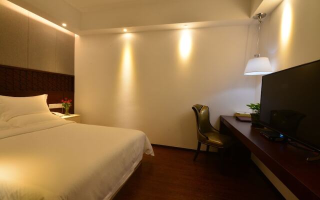 Royal Holiday Hotel