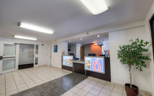 Motel 6 New Haven - Branford, CT