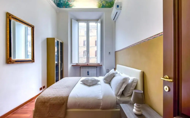 Large and Charming Flat Near Termini