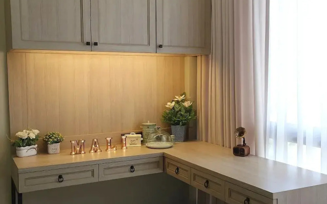 Mali at Wongsawang Boutique Hotel