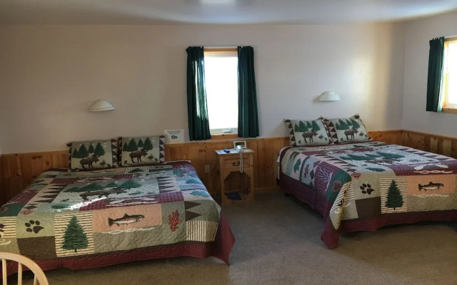 Tenderfoot Cabins & Motel