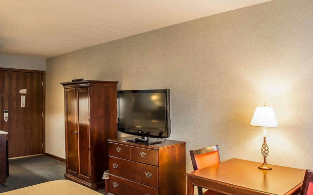 Quality inn & Suites Cincinnati I-275