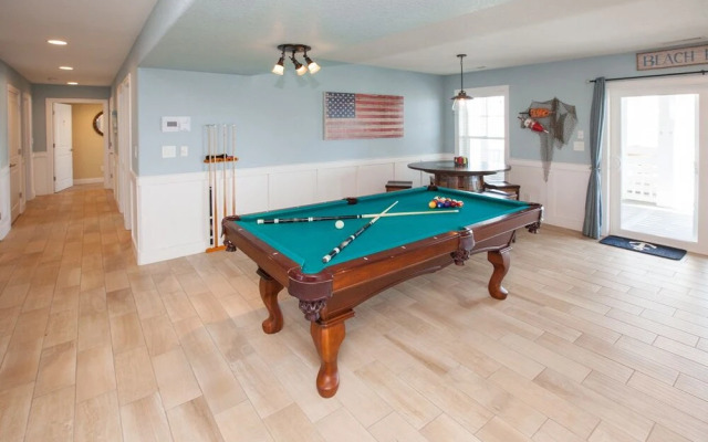 Over The Moon - 9 Br Home