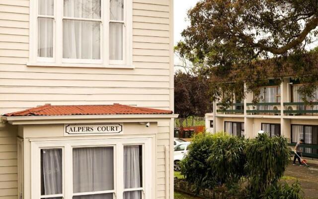 Alpers Lodge & Conference Centre