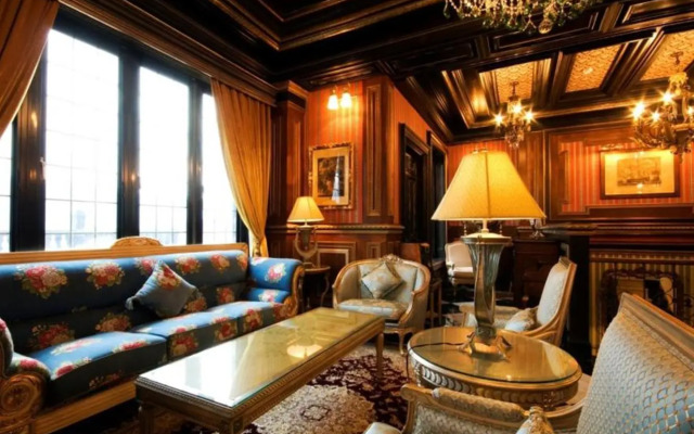 The Old England Manor