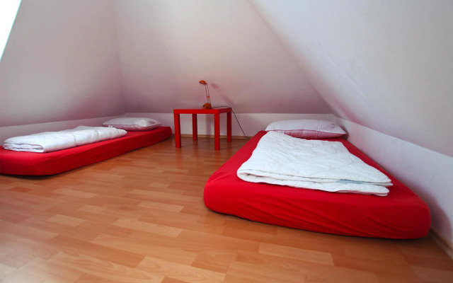 Flat in Klocksin with a garden