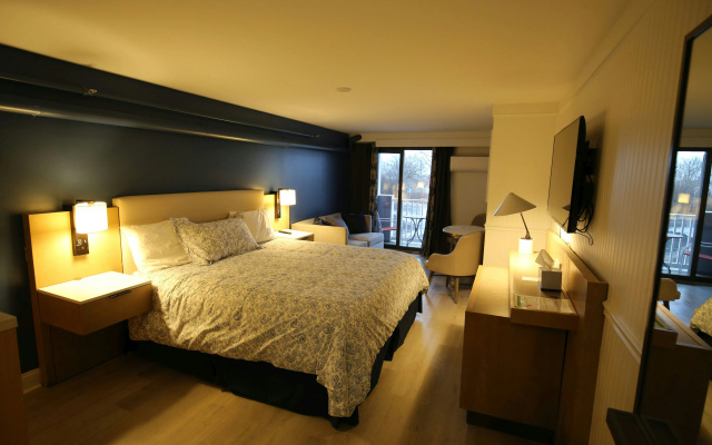 Harborline Hotel