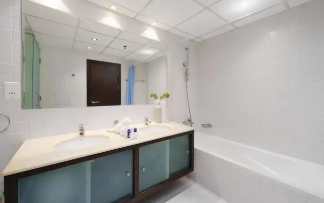 Maison Privee - Dreamy Apt with Jaw-Dropping Marina Views