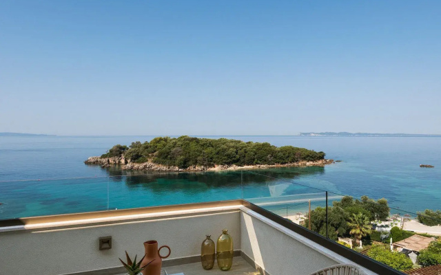 Prima Vista Beachfront Boutique Hotel