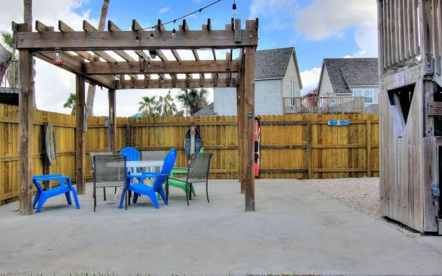 Elv912-cake by the Ocean