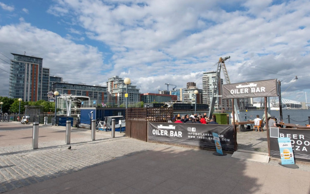 Luxury penthouse with stunning views near Canary Wharf