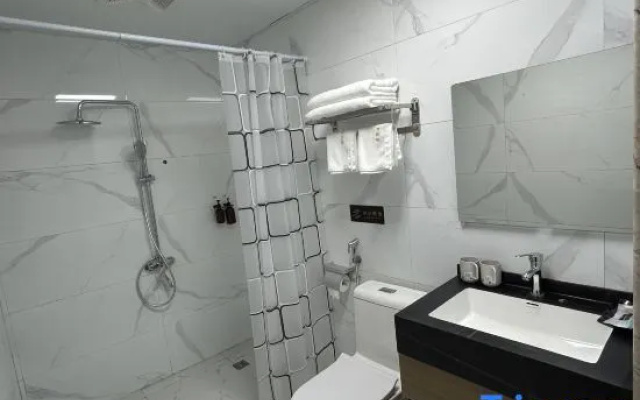 Vizgoo Hotel – Bathroom – Bac Ninh