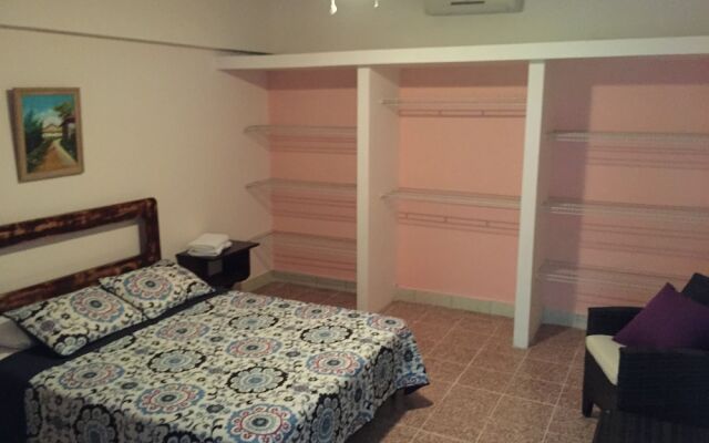 Hotel Costa Del Sol Inn