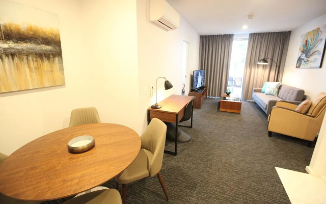 Adelaide Dresscircle The Palms Apartments