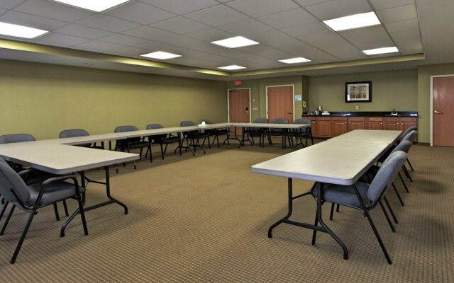 Holiday Inn Express Hotel & Suites Defiance by IHG