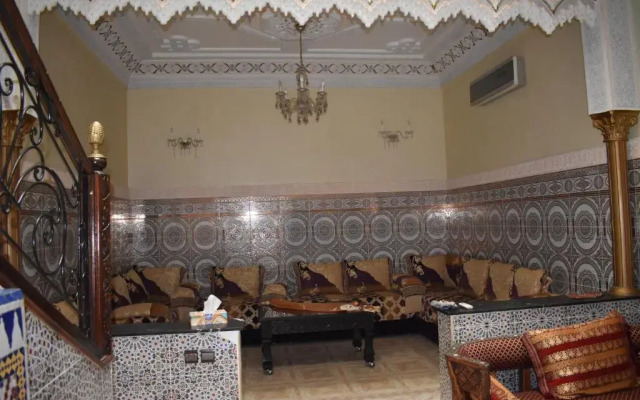 Riad Alaoui 135 with swimming pool and free parking