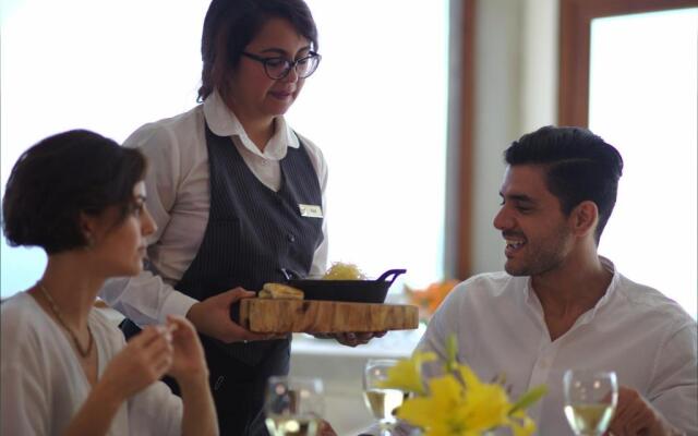 Yachting Hotel Quintero