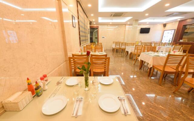 Iris Hotel