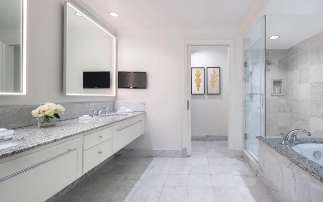 Отель Four Seasons at Westlake Village