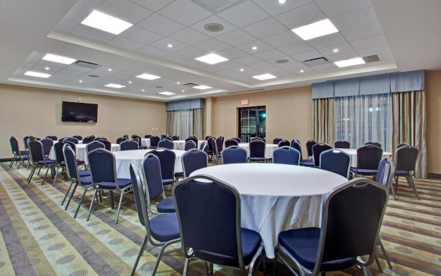 Holiday Inn Express Hotel & Suites Ottawa West Nepean, an IHG Hotel