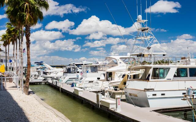 Holiday Inn & Suites Clearwater Beach S-Harbourside, an IHG Hotel