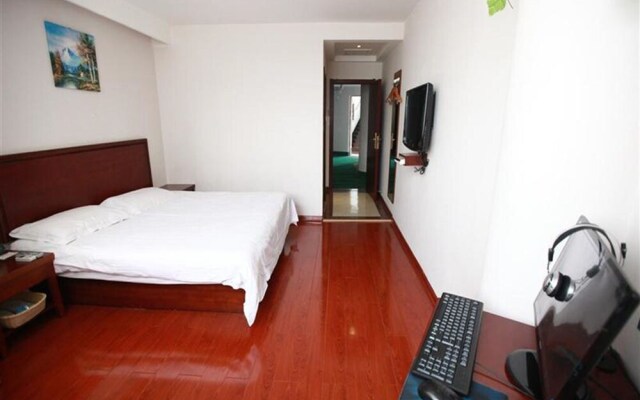 GreenTree Inn Lianyungang Ganyu South Station Express Hotel