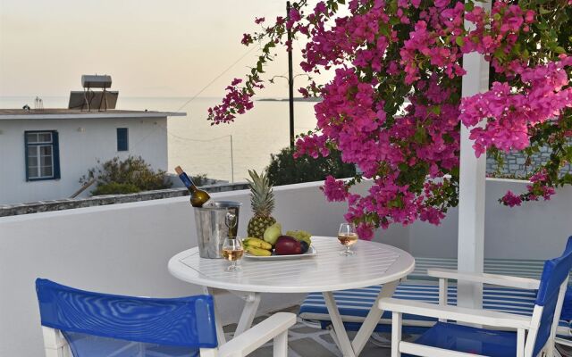 Tarsa Studios & Apartments