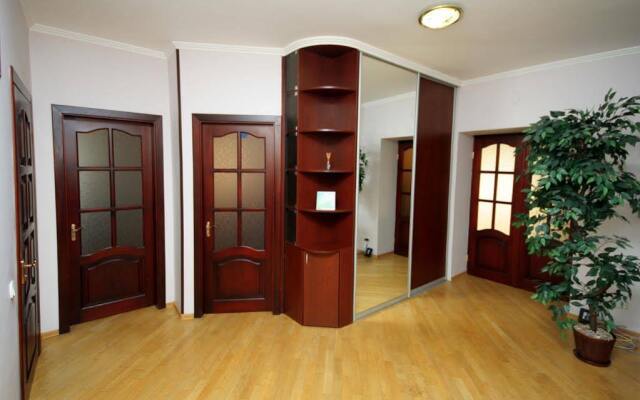 Inn Home Apartments - Livoberezhna