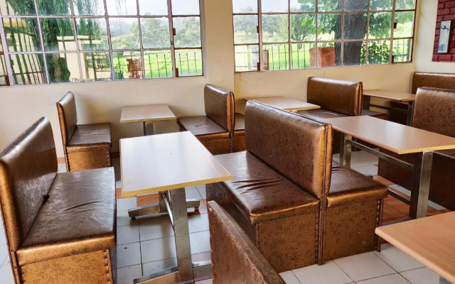 Pops Hotel and Restaurant