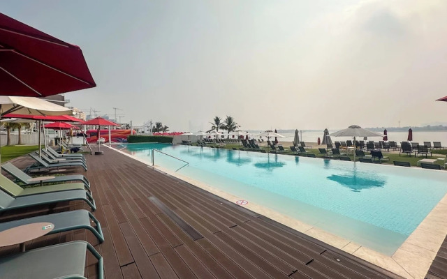 Waves - Premium Seaside Retreat With Private Beach