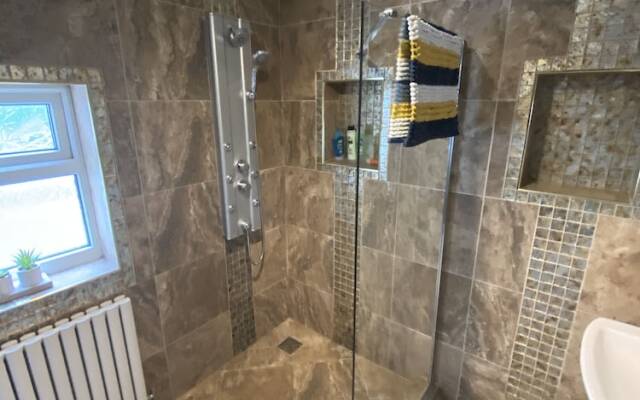 Stunning Beautiful 4-bed House in South Wales