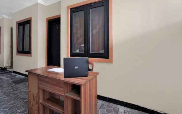 OYO 90477 Kedung Anyar Residence