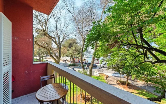 Pretty Apartment Near Golf Course