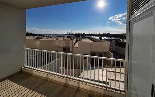 Viewline SeaView Modern 3 Bedroom Apartment