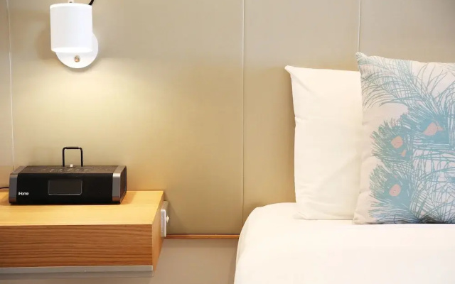 Mangrove Hotel