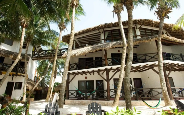 Beachfront Hotel La Palapa - Adults Only