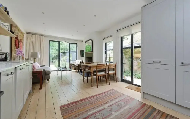 Gorgeous 1 Bed Garden Flat, Kensal