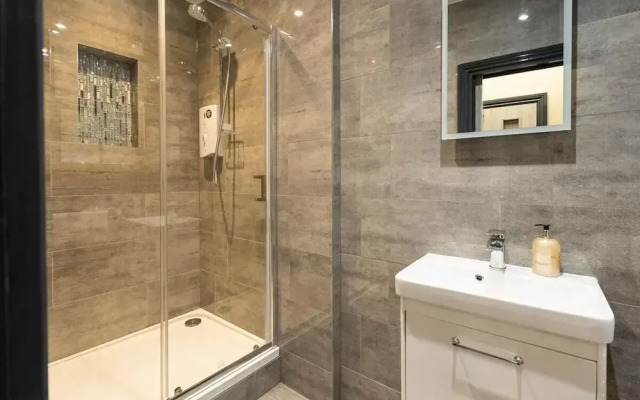 1 Bed-sleeps 4-aircon-city Centre