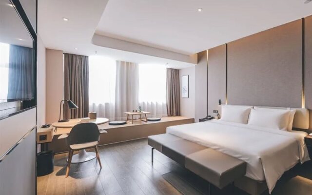 Atour Hotel (Jiangyin Binjiang Middle Road Sports Center)