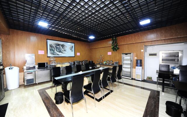 Jiang Yue Ming Shang Hotel