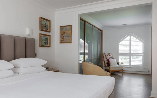 West Heath Road by Onefinestay