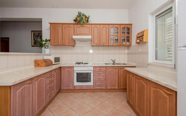 Stunning Home in Makarska With Wifi and 3 Bedrooms